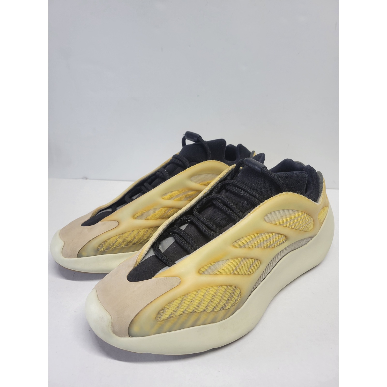 Adidas Yeezy 700 V3 Safflower Yellow Black Hp5425 Mens Size 10 Sneaker